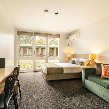 Burvale Hotel Nunawading Bagian luar foto