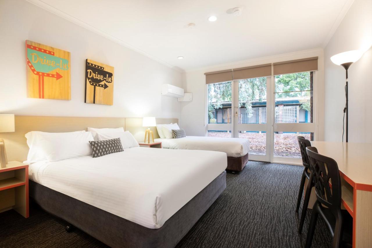 Burvale Hotel Nunawading Bagian luar foto