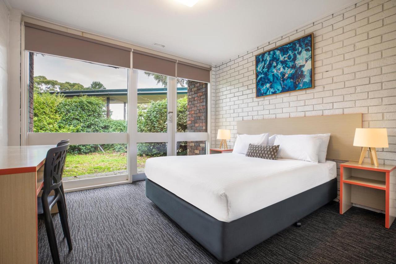 Burvale Hotel Nunawading Bagian luar foto