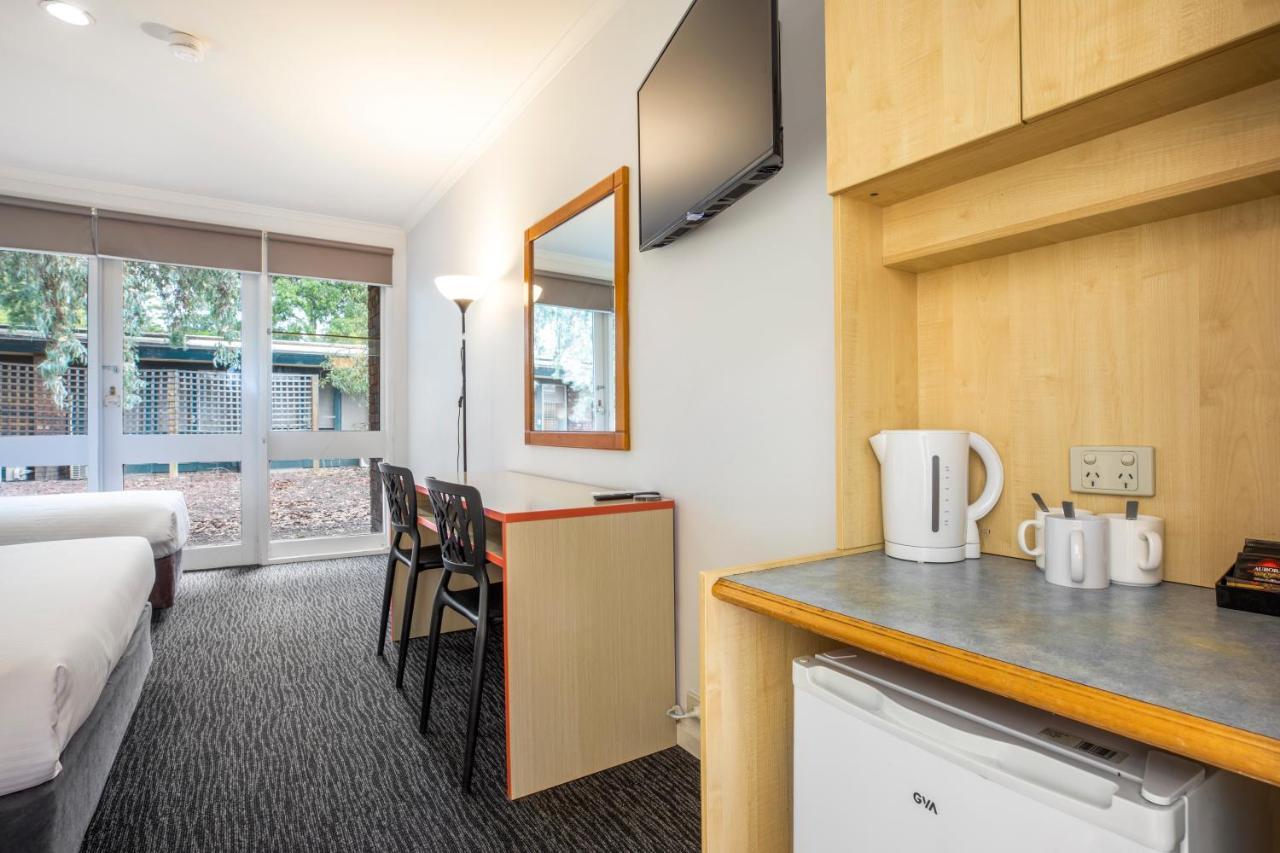 Burvale Hotel Nunawading Bagian luar foto