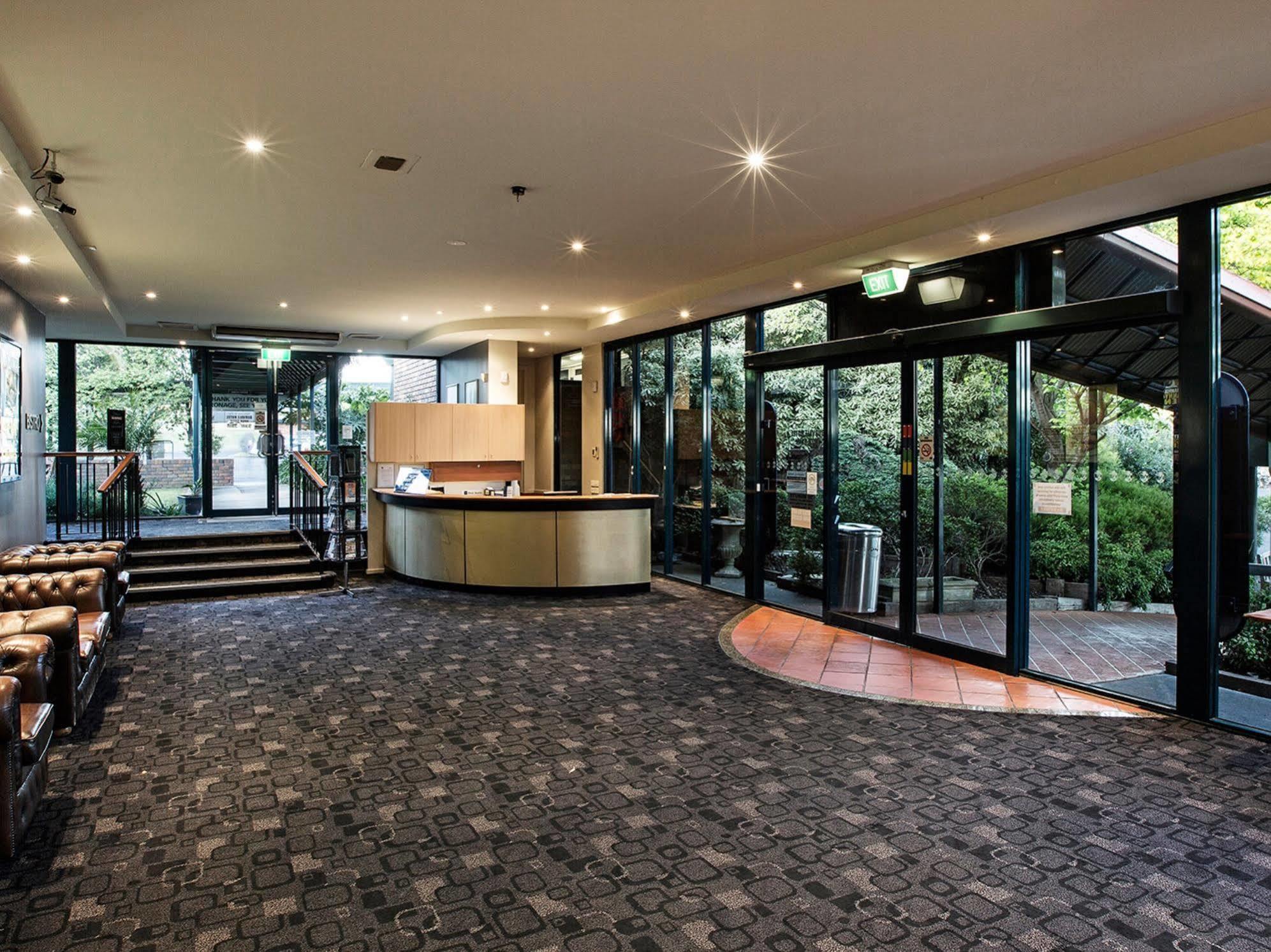 Burvale Hotel Nunawading Bagian luar foto
