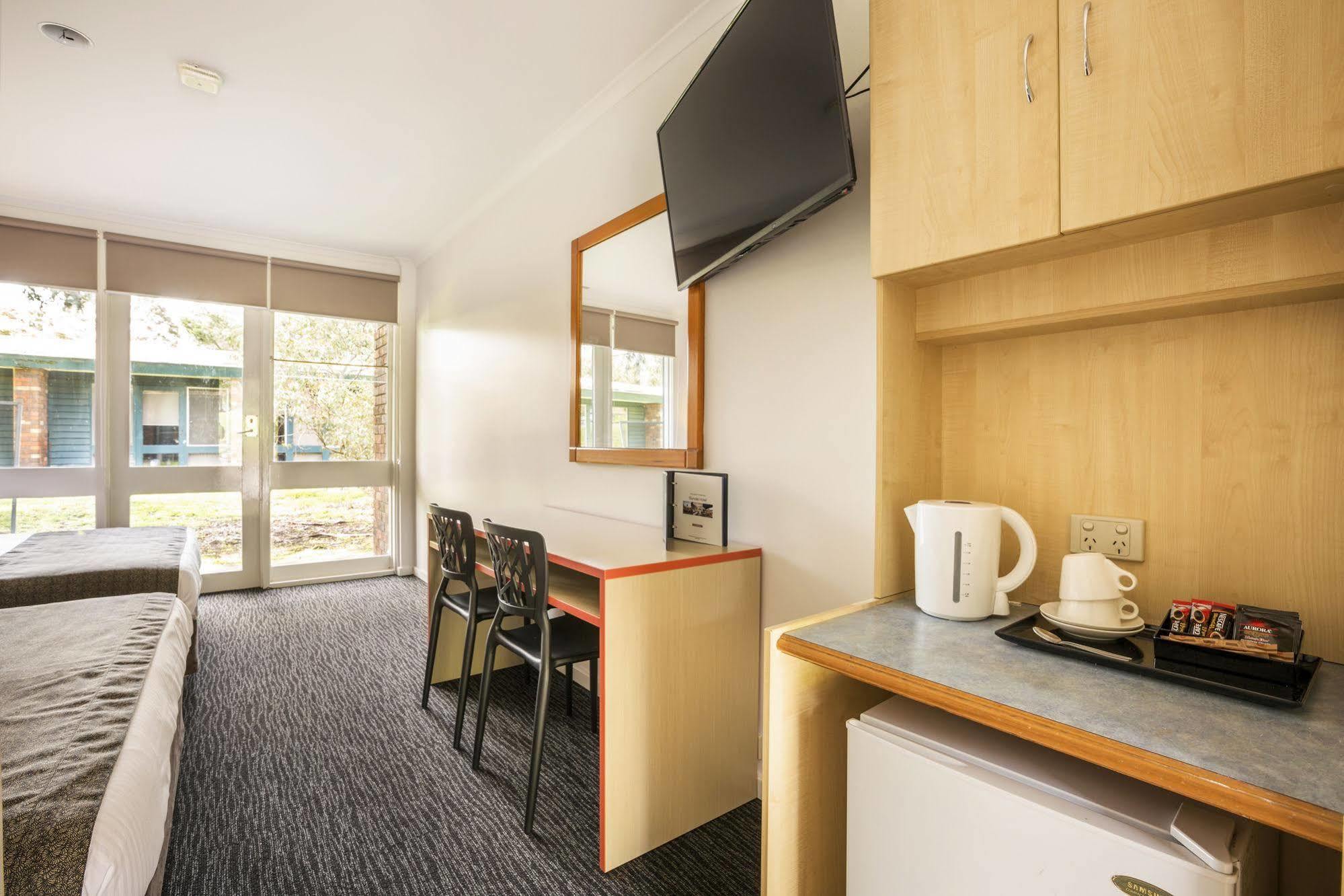 Burvale Hotel Nunawading Bagian luar foto